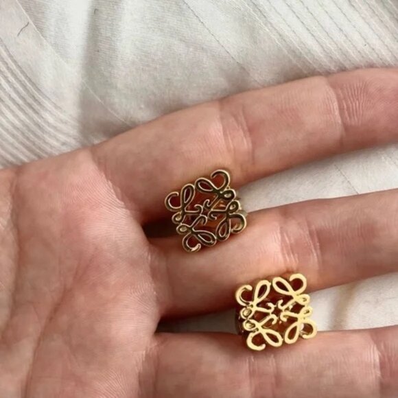 Loewe Anagram Earrings - Picture 5 of 5